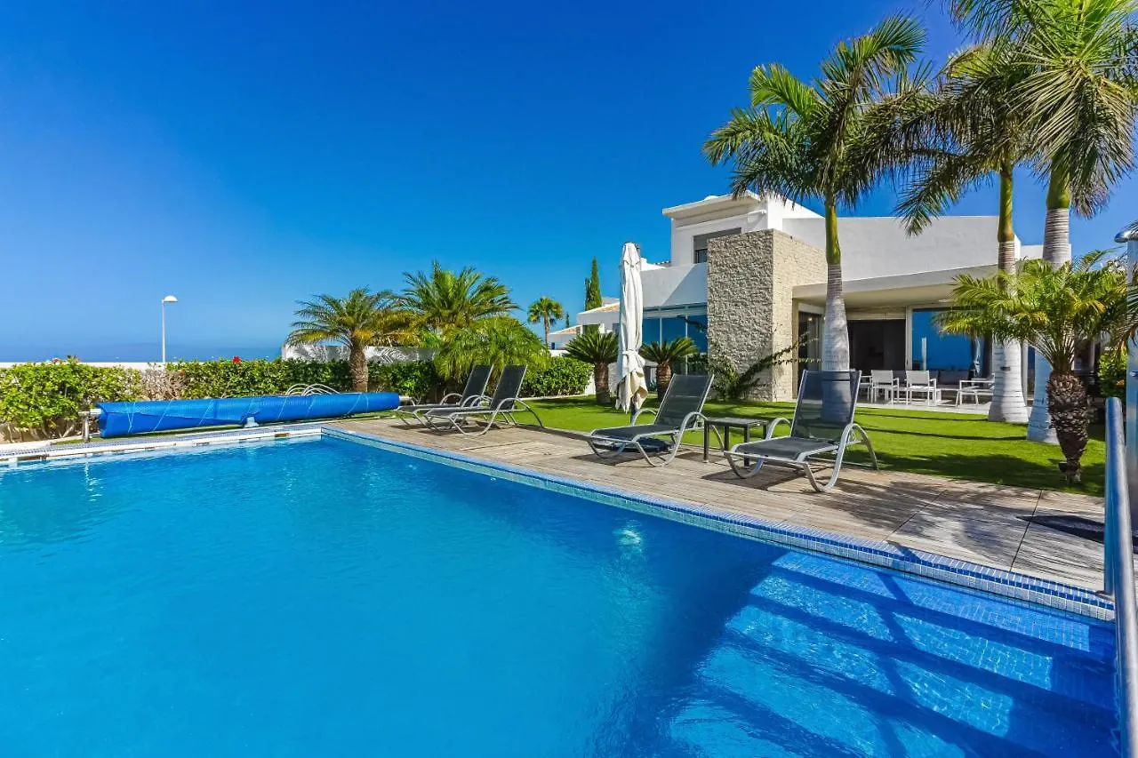 Villa Eleonora, Luxury Villa With Heated Pool Ocean View In Adeje, Tenerife 아데제