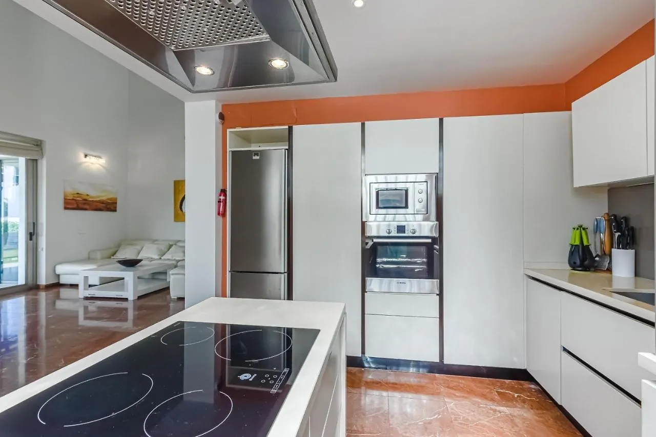 Villa Eleonora, Luxury Villa With Heated Pool Ocean View In Adeje, Tenerife 아데제